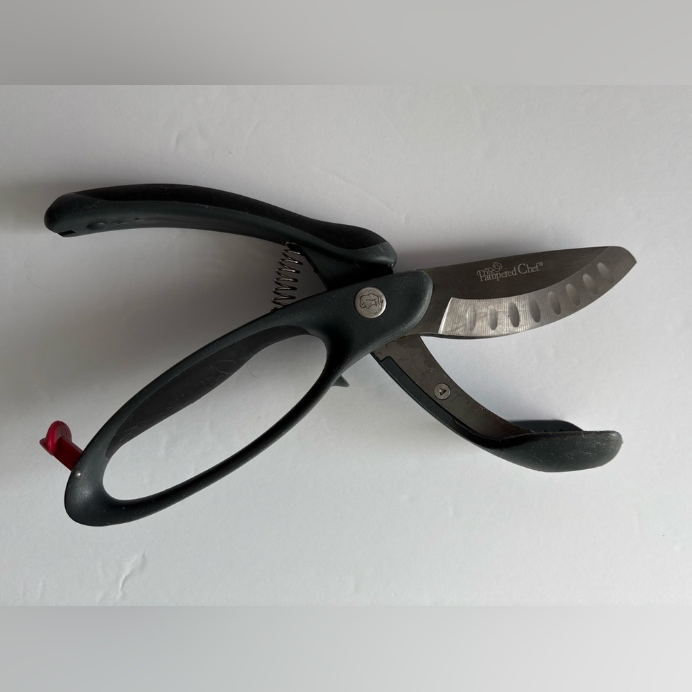 The Pampered Chef Salad Chopper